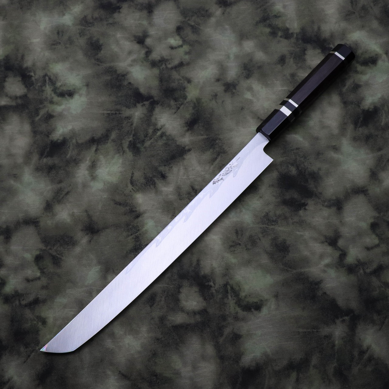 義弘作 青一墨流 護摩箸 珠玉二本彫 先丸柳刃 三銀卷八角柄