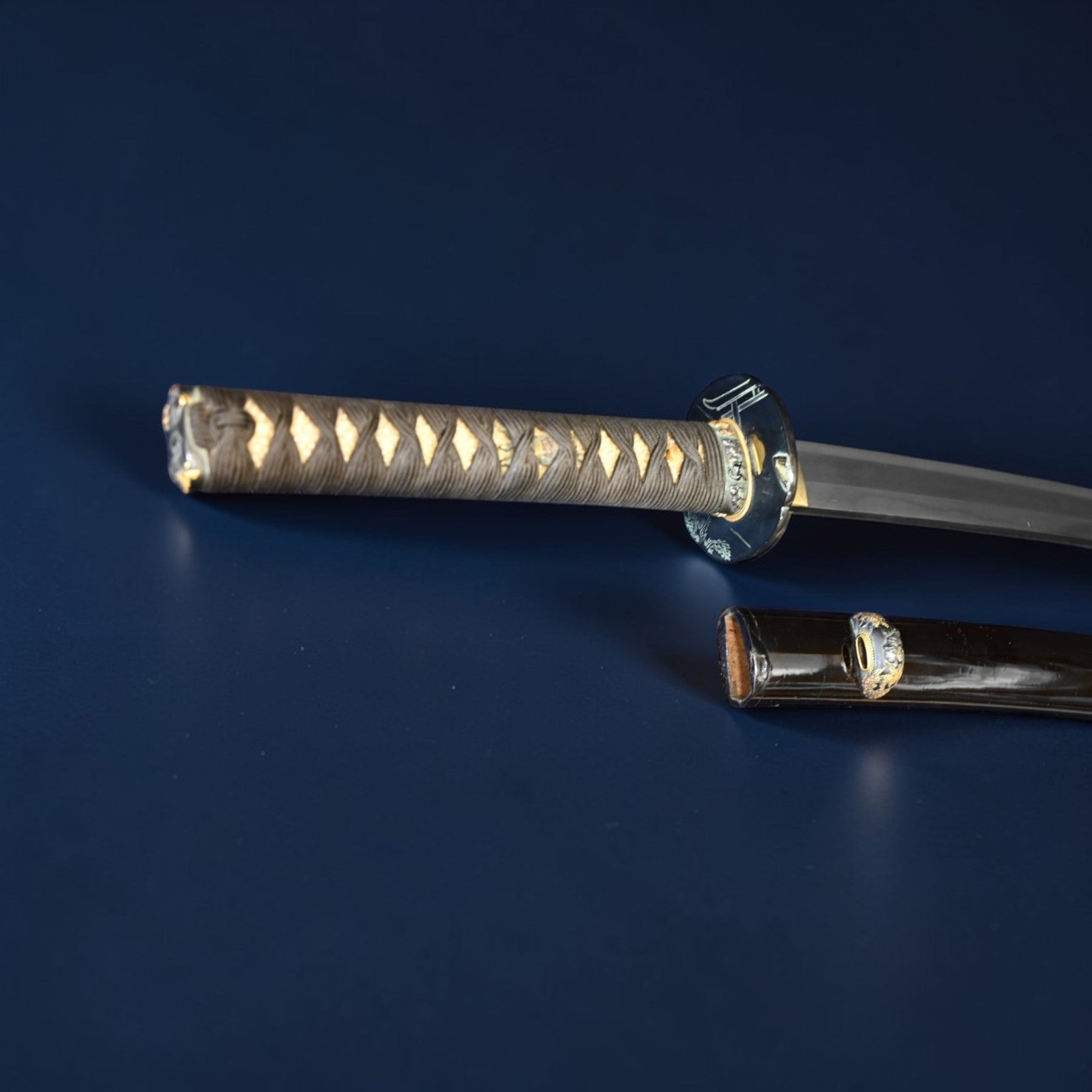 慶應紀元乙丑秋八月吉辰 肥陽榮府住藤原吉宗作