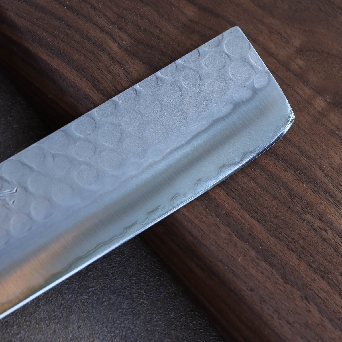 義弘作 青二Stainless 鎚目梨地 洋式菜切