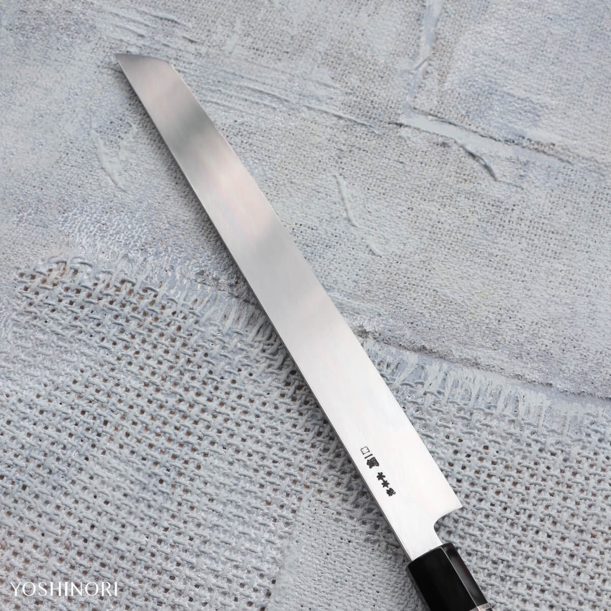 堺昇龍 白一鋼水本燒 左刃 先丸柳刃 付黒螺鈿本漆塗鞘