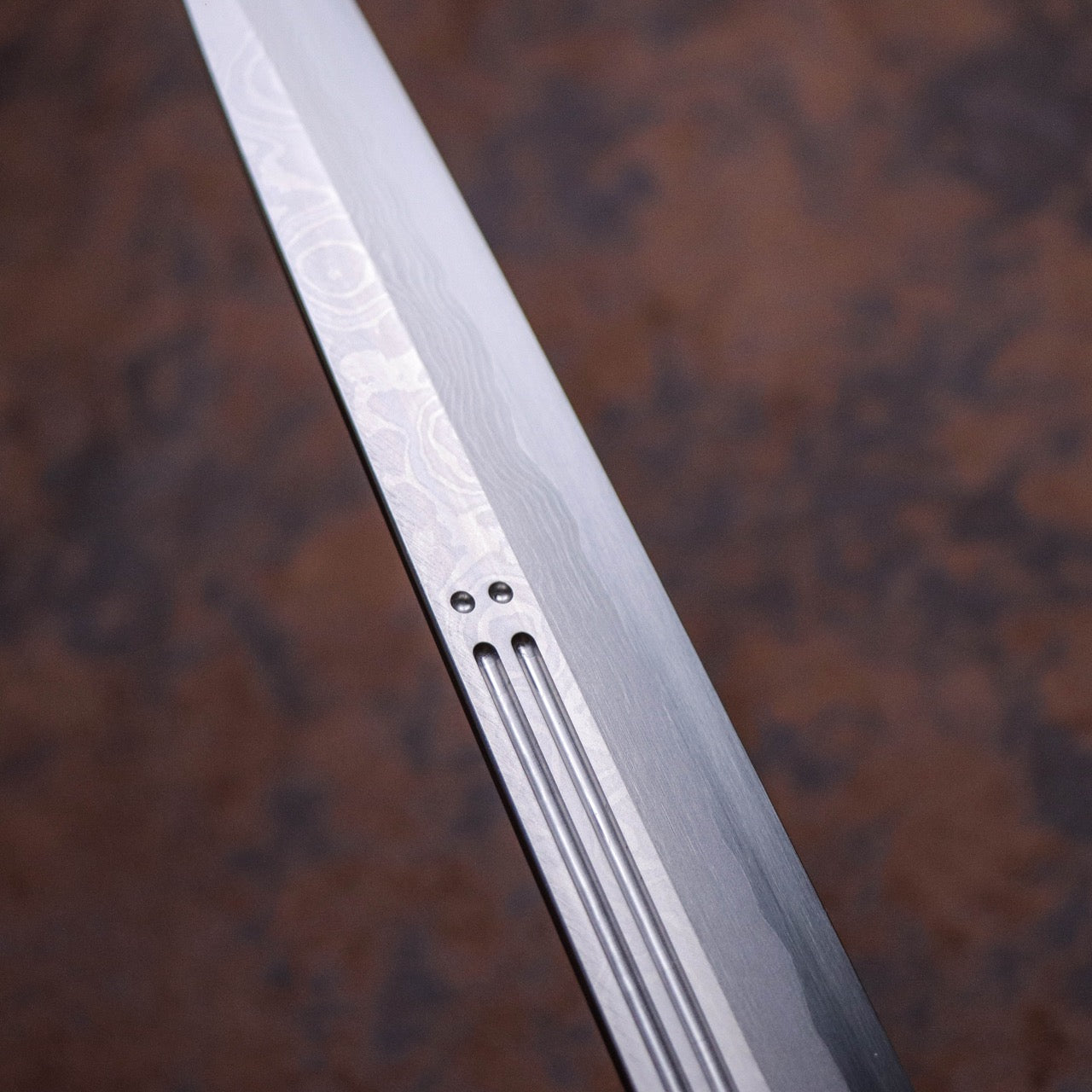 義弘作 銀三墨流 護摩箸 珠玉二本彫 柳刃