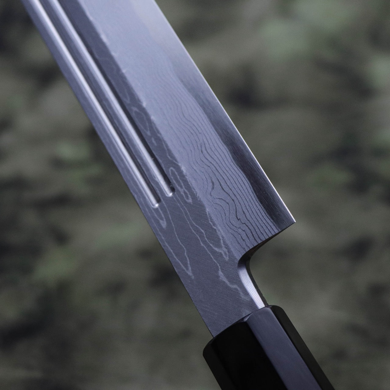 義弘作 青一墨流 護摩箸 珠玉二本彫 先丸柳刃 三銀卷八角柄