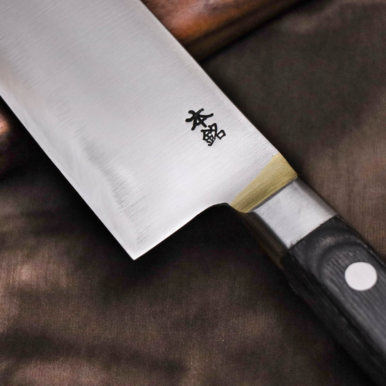 武藏國光月 無垢日本碳鋼本燒 黃銅焊鑲口金 洋三德刀