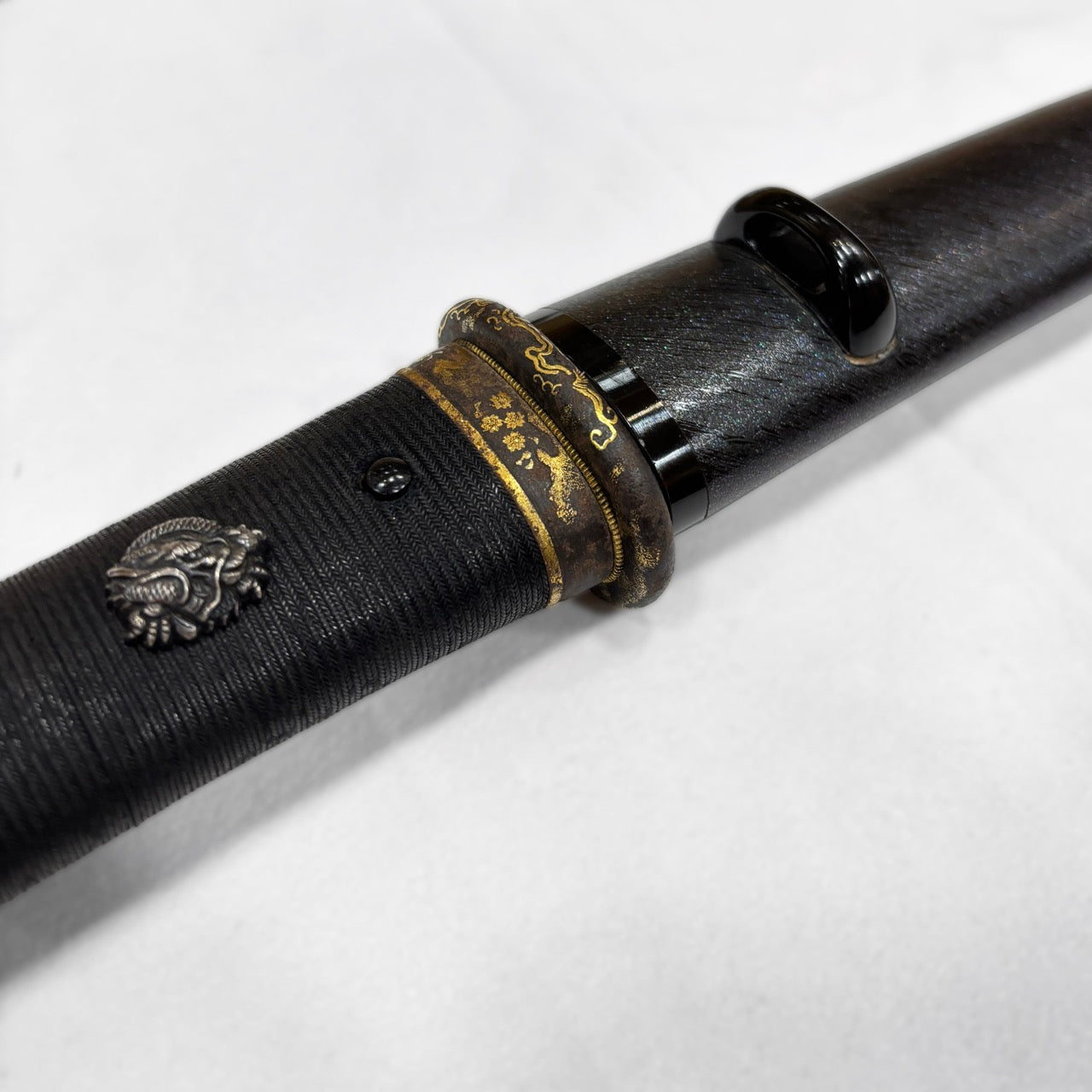 短刀 無銘（新新刀期 海部）時雨微塵梨地塗肥後拵付