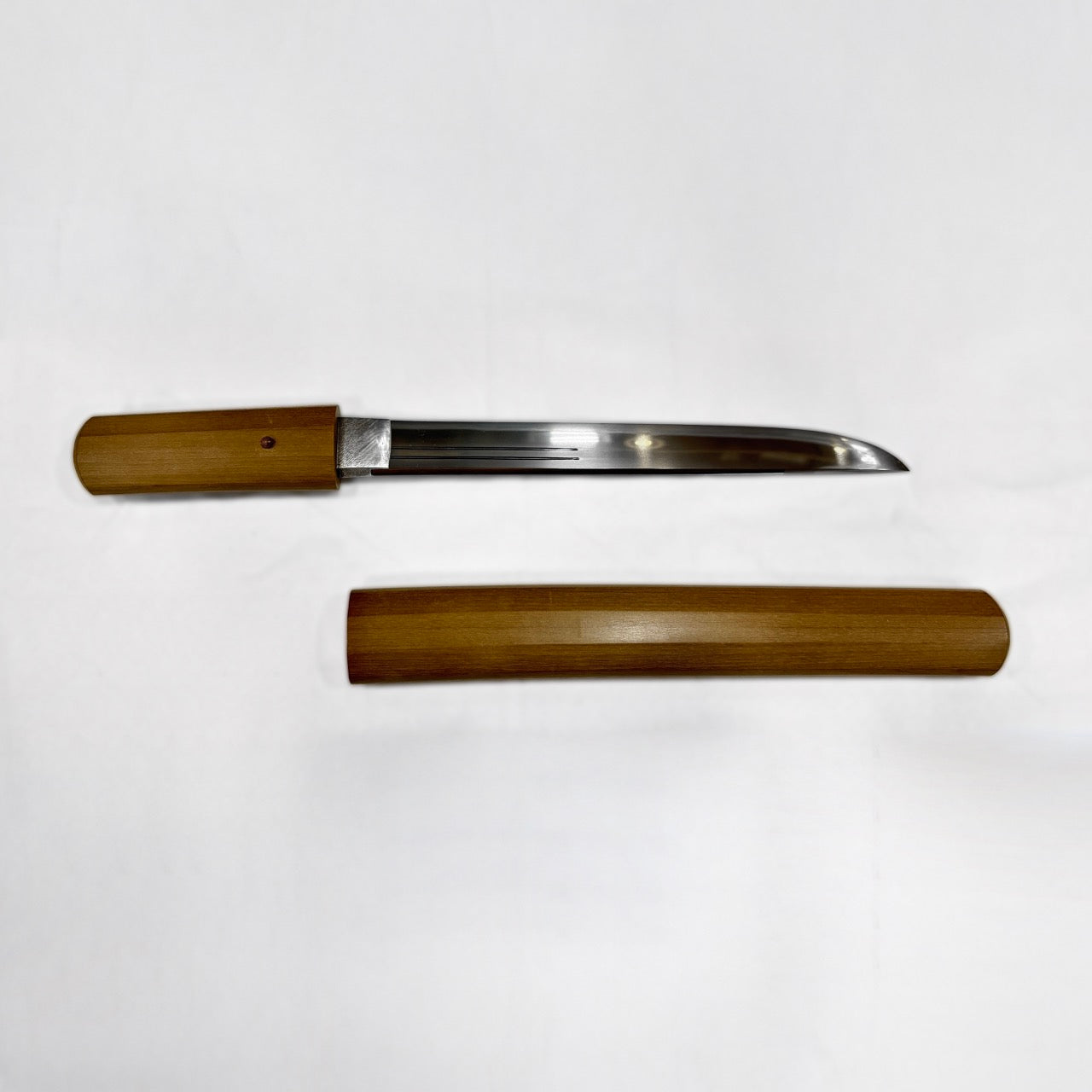 短刀 無銘（新新刀期 海部）時雨微塵梨地塗肥後拵付