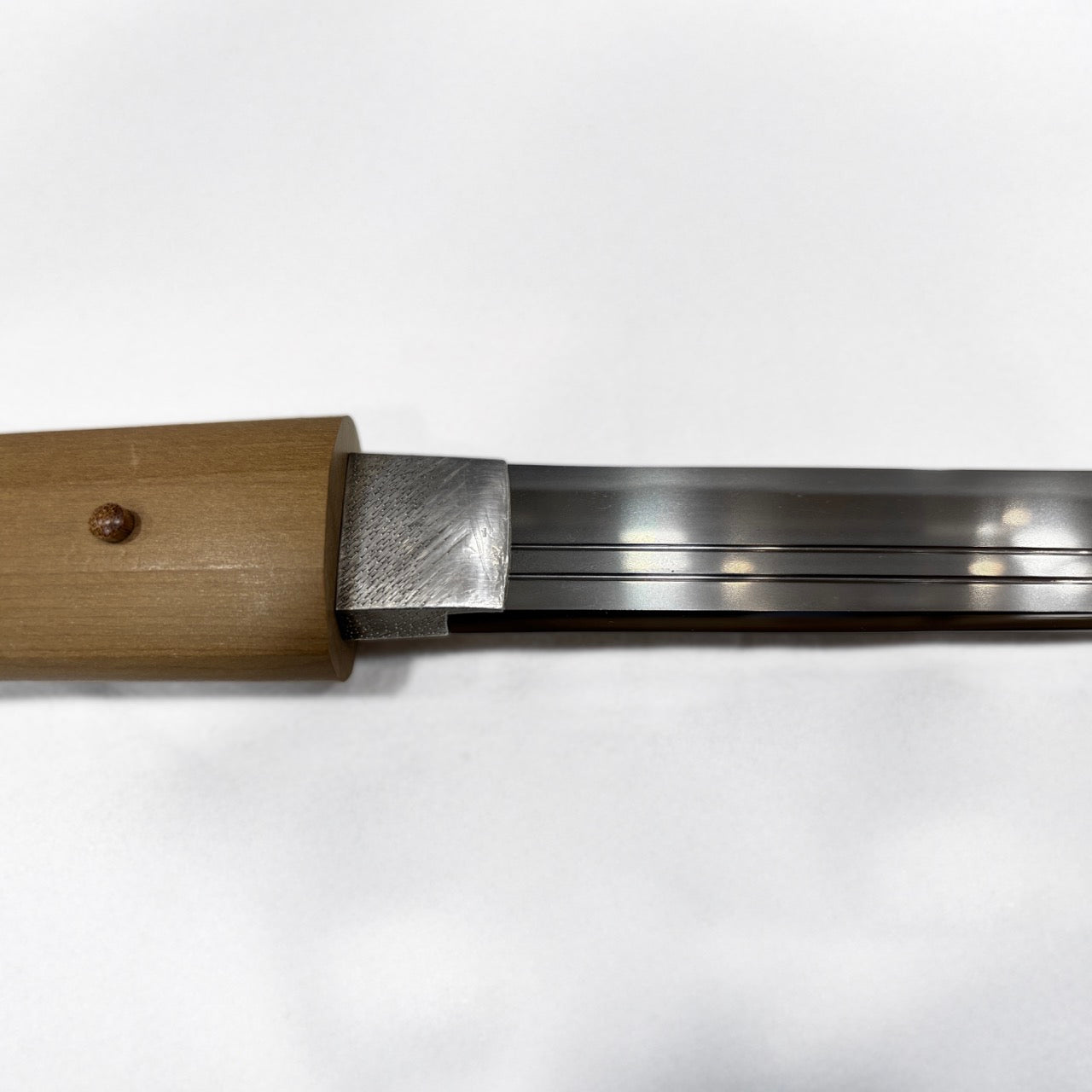 短刀 無銘（新新刀期 海部）時雨微塵梨地塗肥後拵付