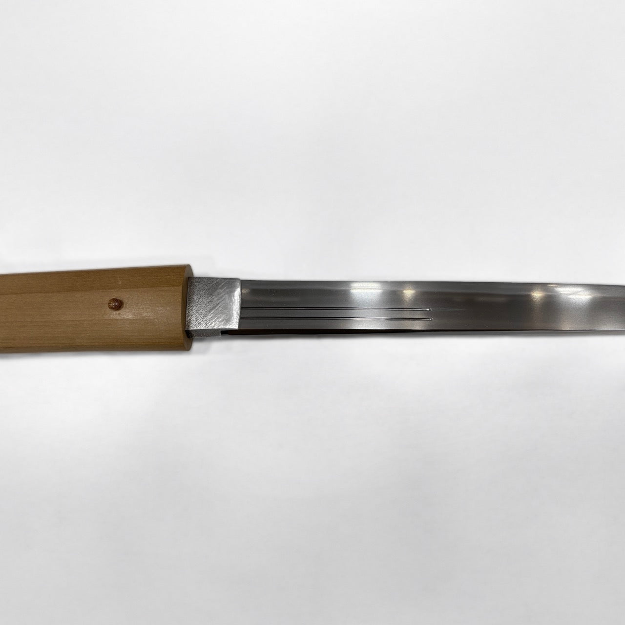 短刀 無銘（新新刀期 海部）時雨微塵梨地塗肥後拵付