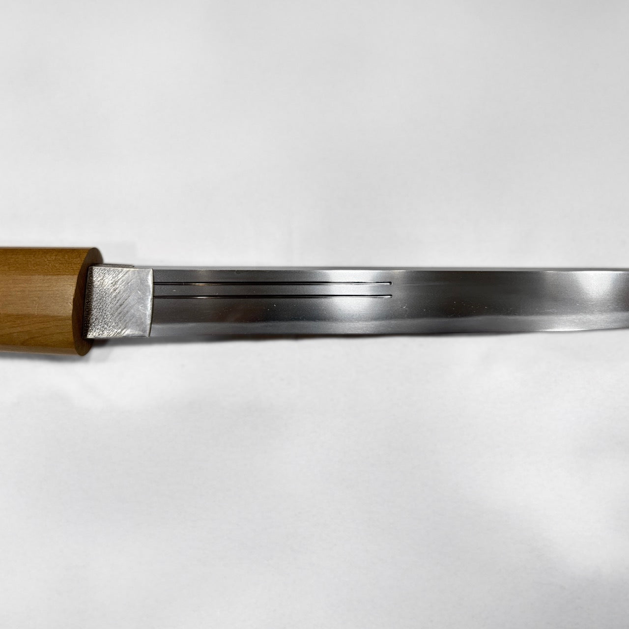 短刀 無銘（新新刀期 海部）時雨微塵梨地塗肥後拵付