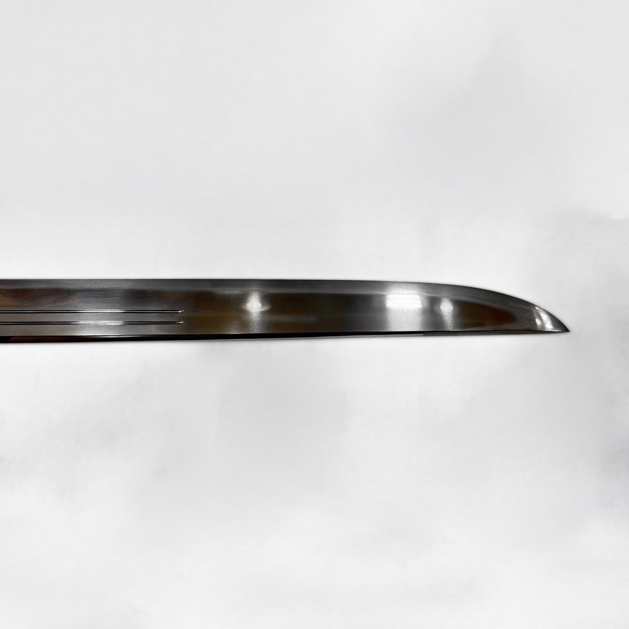 短刀 無銘（新新刀期 海部）時雨微塵梨地塗肥後拵付