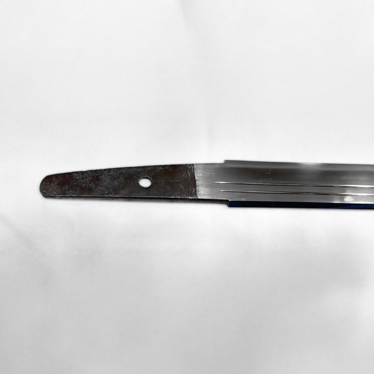 短刀 無銘（新新刀期 海部）時雨微塵梨地塗肥後拵付