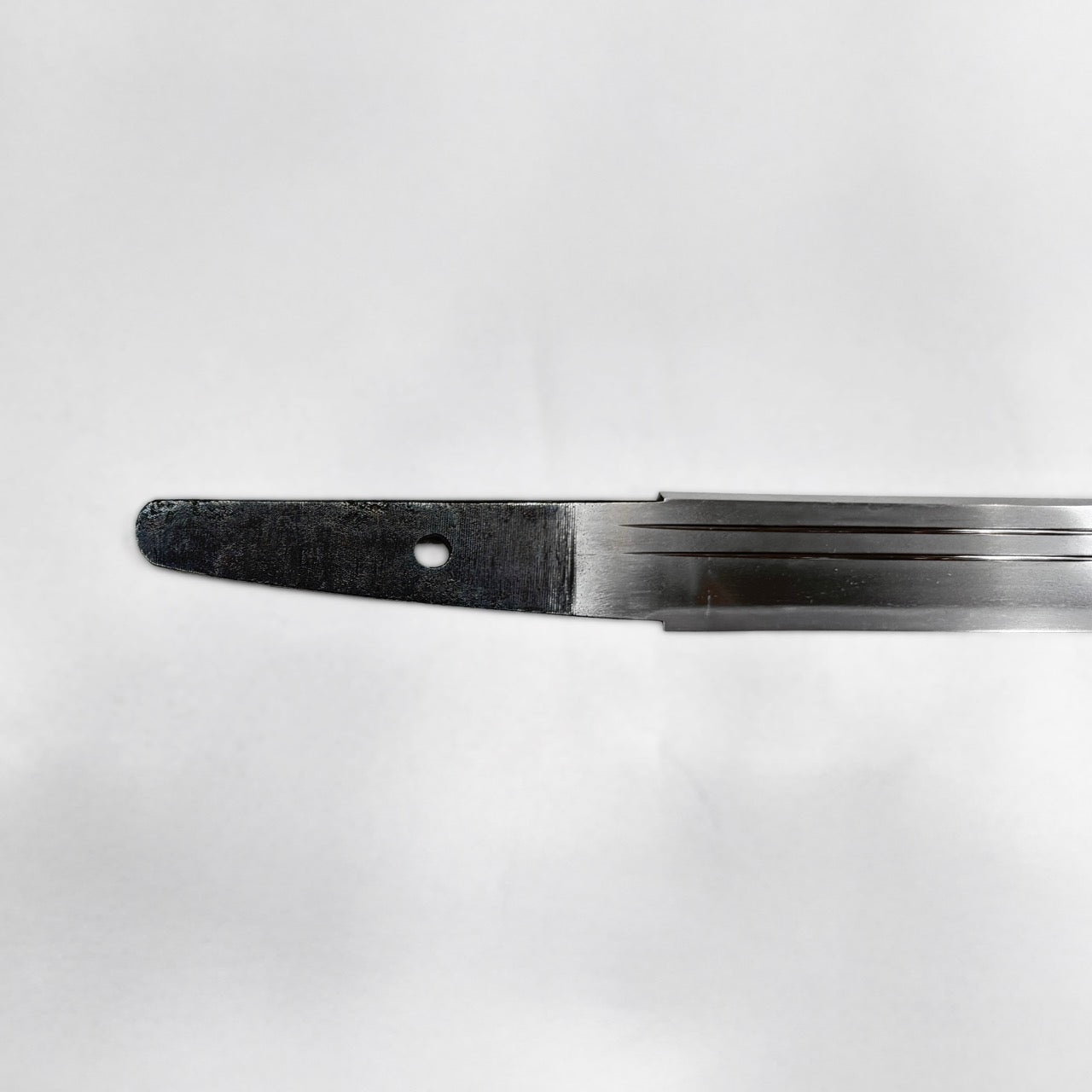 短刀 無銘（新新刀期 海部）時雨微塵梨地塗肥後拵付