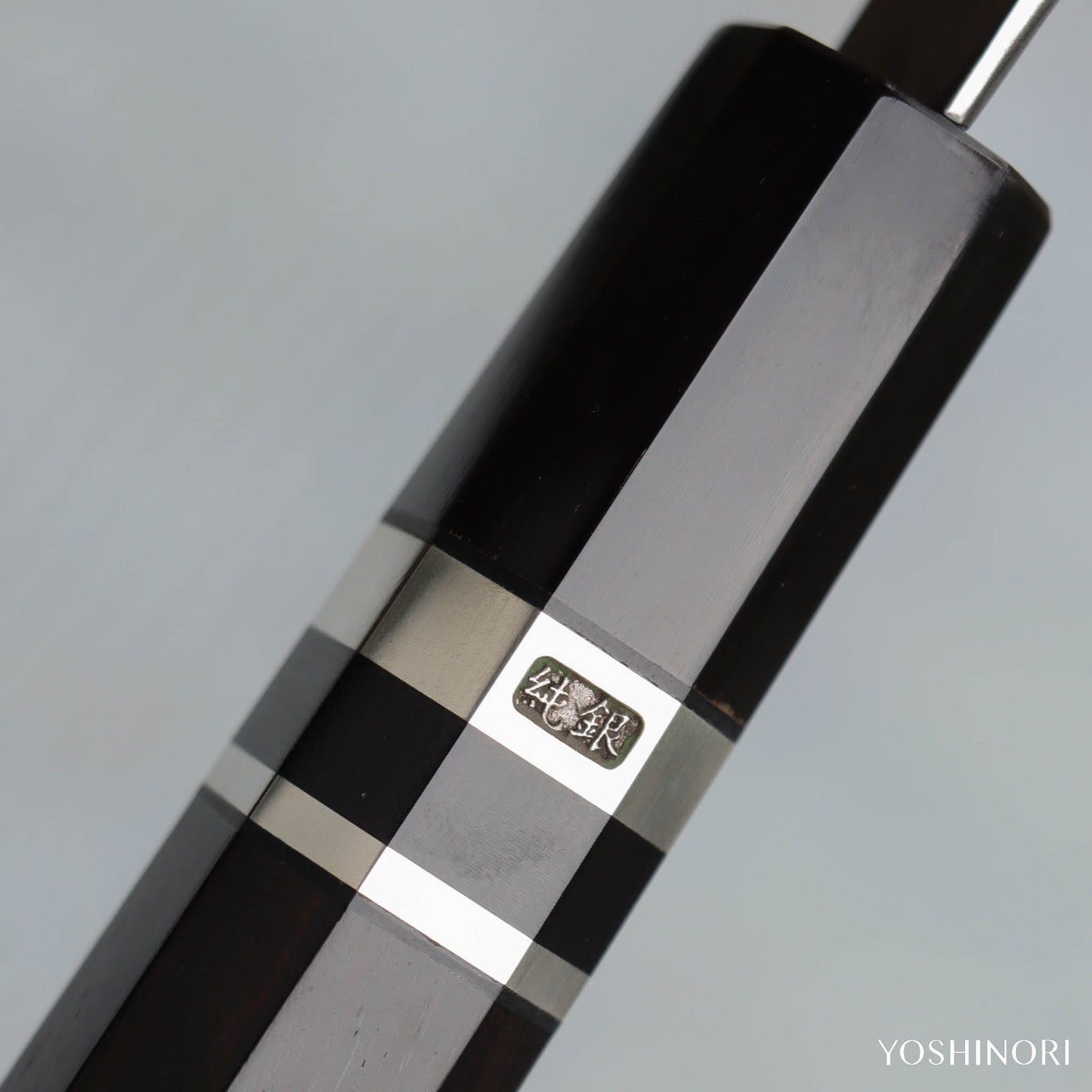 源昭忠 DX青二鋼 水本燒鏡面「蛙子丁子刃紋」和牛刀 付本漆螺鈿變塗鞘