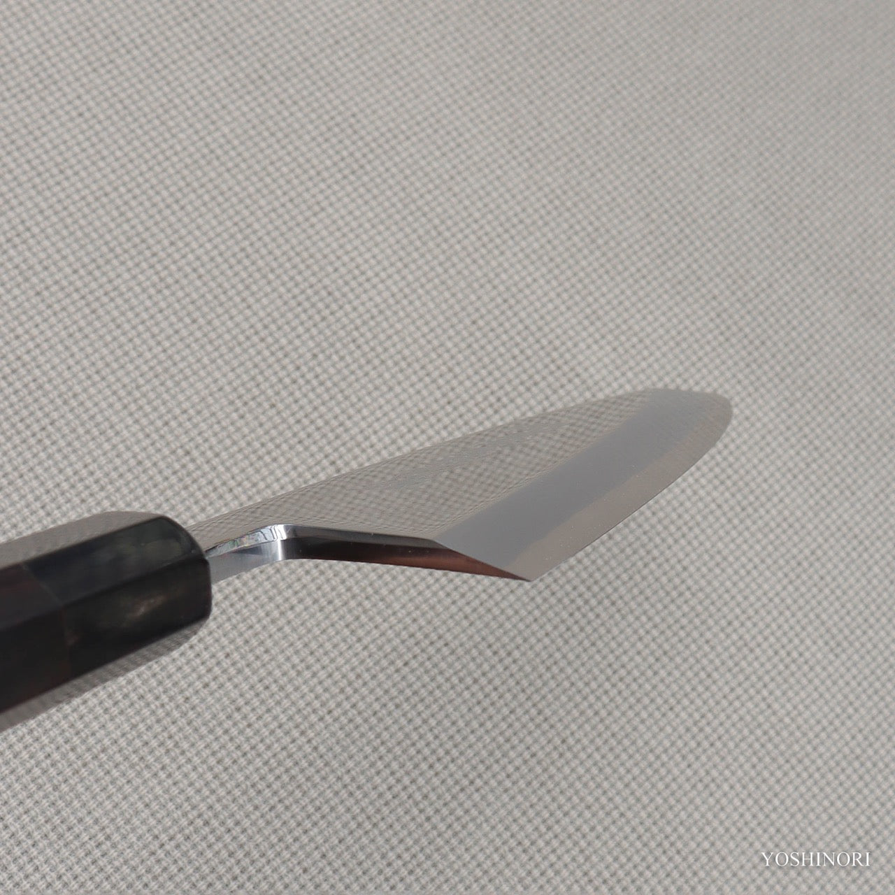 義弘作 銀三鋼 鏡面本霞 出刃 黑檀八角柄