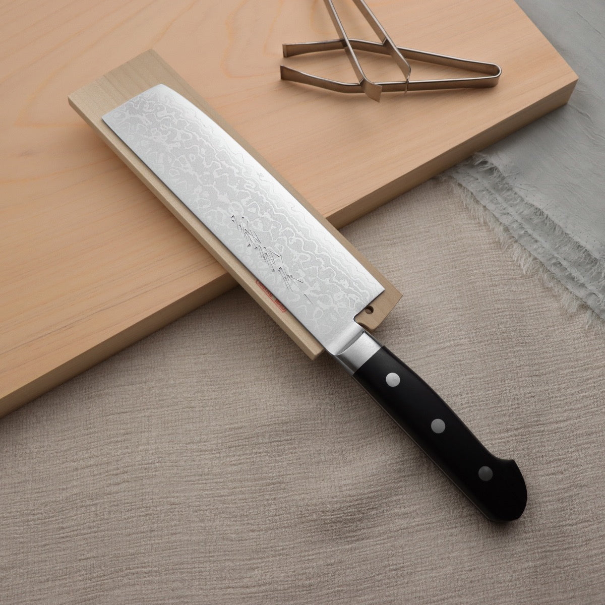 Yoshihiro VG10 17-layer Damascus Steel Nakiri Black Pakkawood Handle