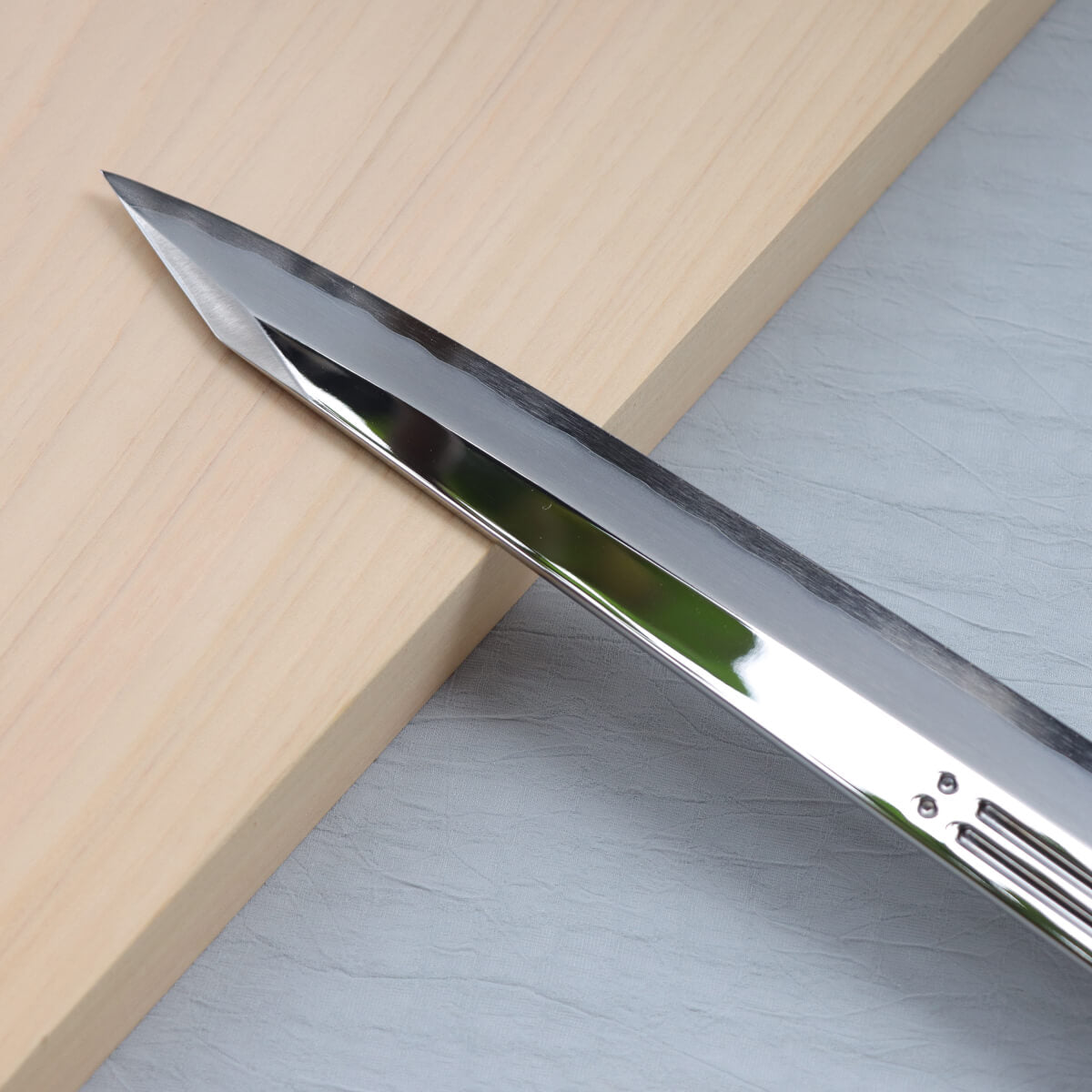 義弘作 銀三鏡面 勘所型切付柳刃 護摩箸 珠玉二本彫 黑八角