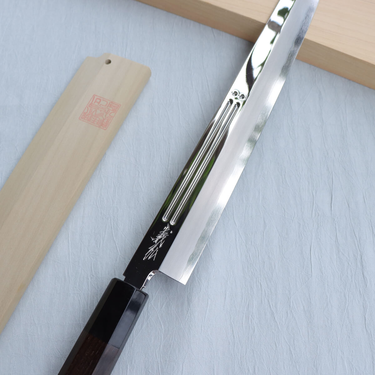 義弘作 銀三鏡面 勘所型切付柳刃 護摩箸 珠玉二本彫 黑八角