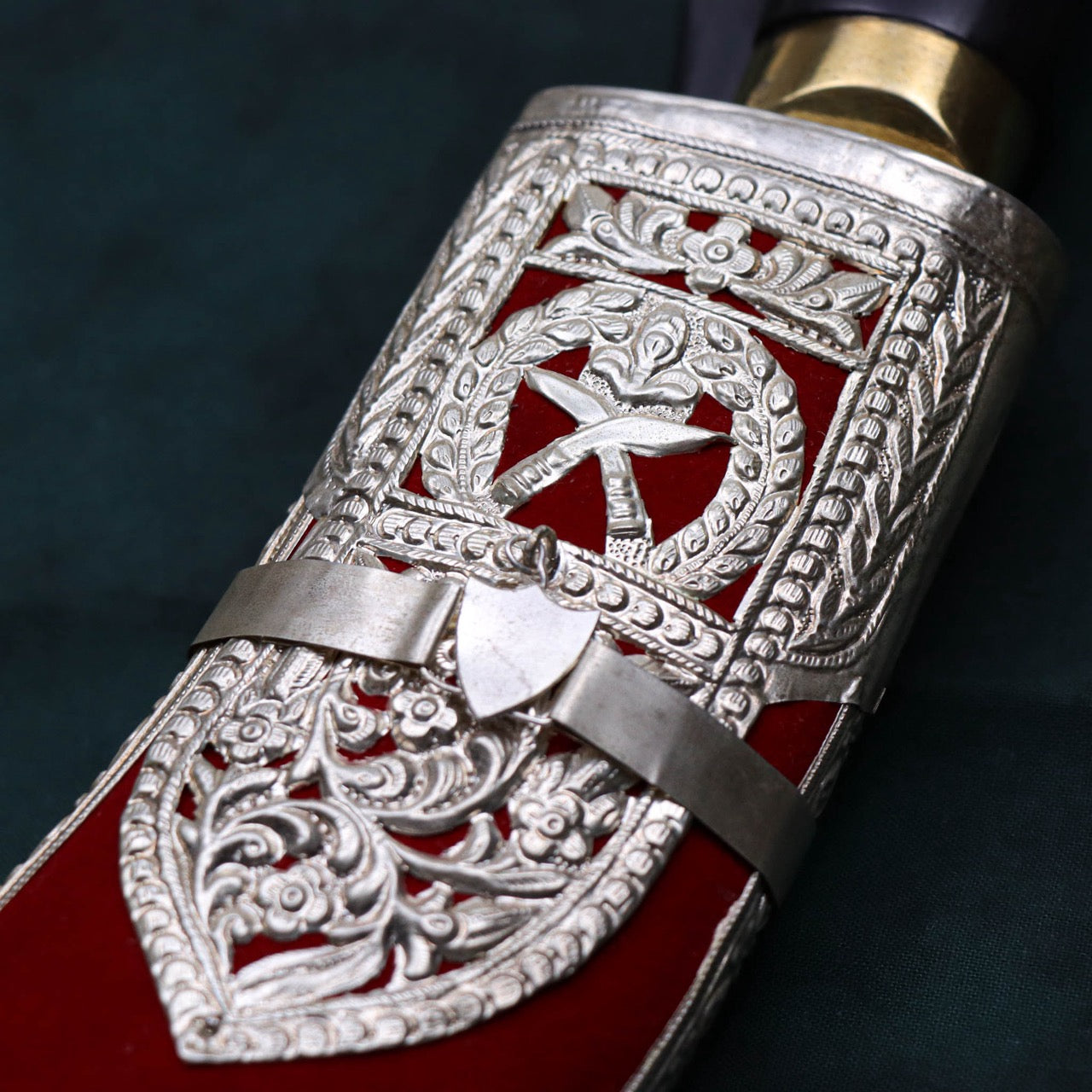 Khukuri House 手工鍛造 廓爾喀雕龍彎刀 銀製雕刻刀鞘