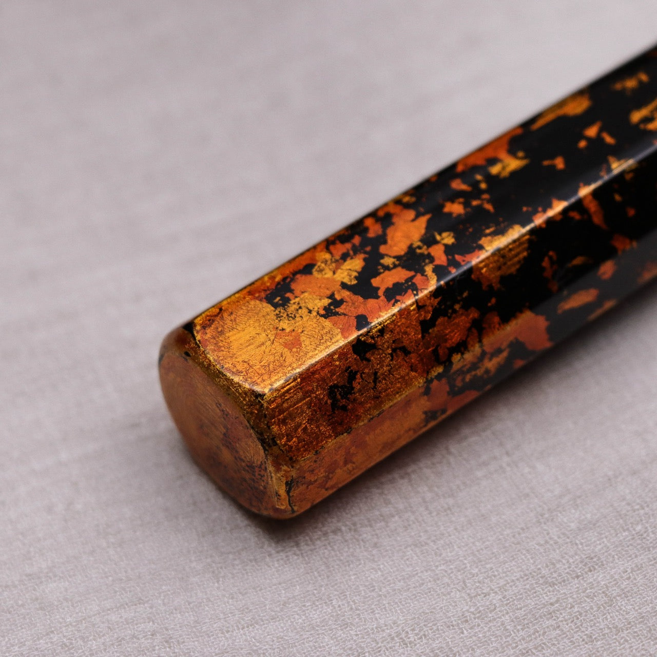 勝治作 青二 Stainless 黑打牛刀 本漆金箔塗漆八角柄