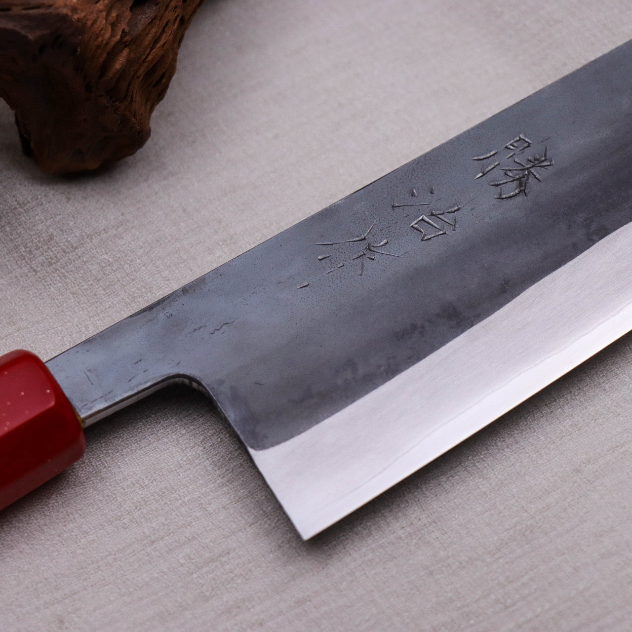 勝治作 青二 Stainless 黑打牛刀 本漆金箔塗漆八角柄